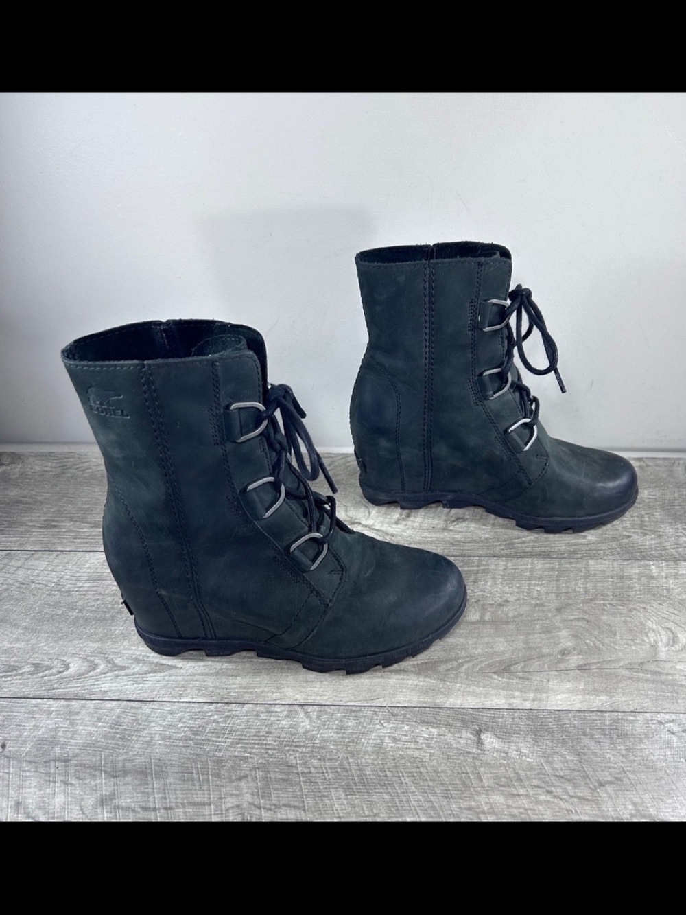 Sorel NL3018 Joan of Arctic Wedge II Women’s Black Leather Booties Boots Size 9